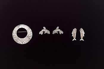 Silver Necklance Pendant or Brooch, Killer Whale Stud Earrings, Salmon Stud Earrings by Freda Diesing vendu pour $625