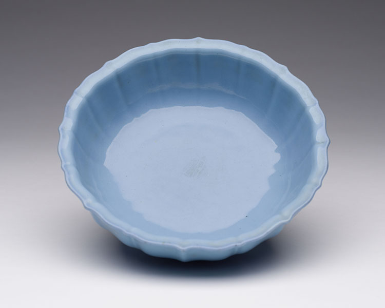 A Chinese Lavender Blue Glazed Footed Narcissus Planter, Yonghzheng Mark, 19th Century par  Chinese Art