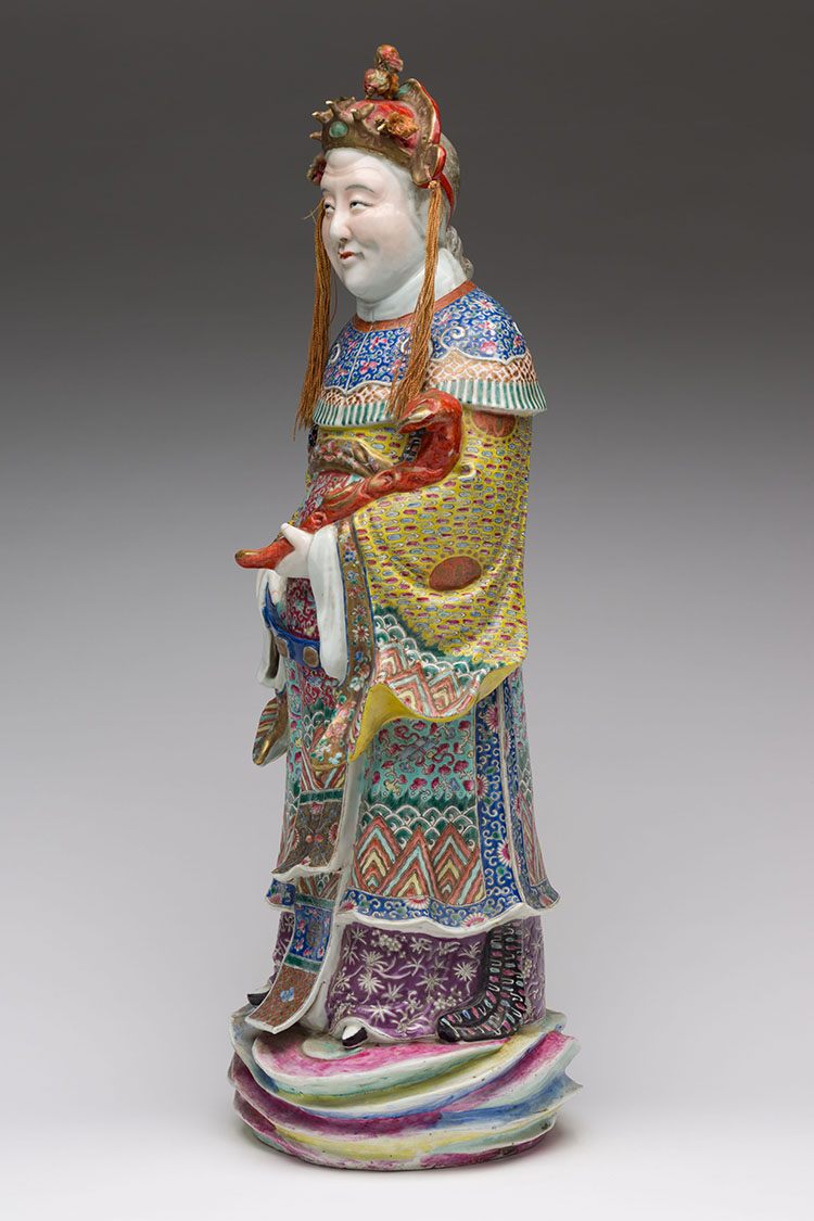 A Large and Unusual Chinese Famille Rose Figure of a Female Sage, 19th Century par  Chinese Art