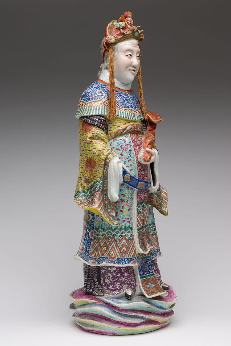 A Large and Unusual Chinese Famille Rose Figure of a Female Sage, 19th Century par  Chinese Art