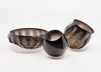 Three Glass Bowls by Dale Chihuly vendu pour $11,250
