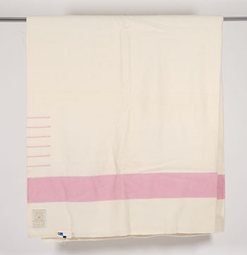HBC Point Blanket, 6 point, white and pink by Hudson's Bay Company  vendu pour $13,750