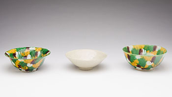 Two Chinese Export ‘Spinach and Egg Yolk’ Porcelain Bowls, 19th Century by  Chinese Art