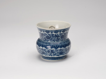 A Chinese Blue and White Dragon Zhadou, Daoguang Mark and Period (1821-1850) par  Chinese Art