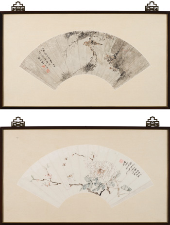 Two Chinese Framed Fan Paintings of Floral and Fauna par  Chinese Art