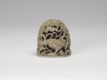 A Chinese Pale Celadon Jade 'Dragon' Finial, Ming Dynasty (1368 - 1644) par  Chinese Art