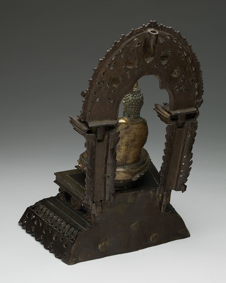 Nepalese Seated Figure of Buddha Akshobhya, 18th/19th Century par  Nepalese Art