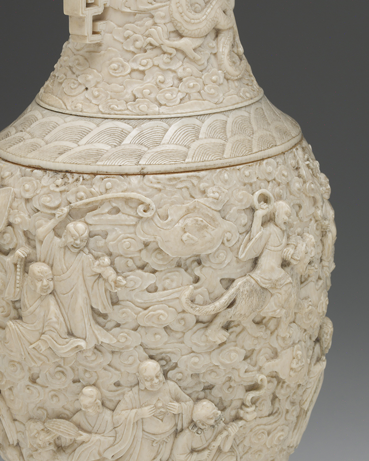 A Large Chinese Ivory Carved '18 Lohan' Vase, First Half 20th Century par  Chinese Art