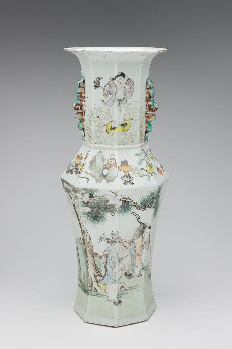 A Chinese Qianjiang 'Longevity' Vase, Republican Period, Early 20th Century par  Chinese Art