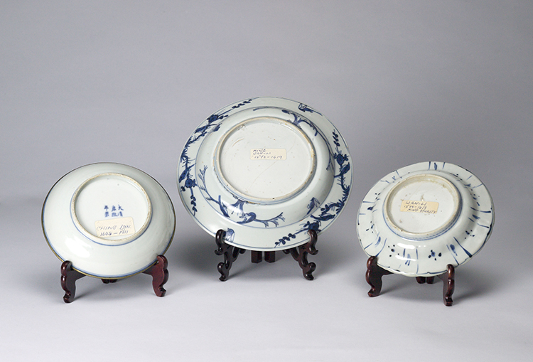 Three Chinese Blue and White Dishes, 16th to 18th Century par  Chinese Art