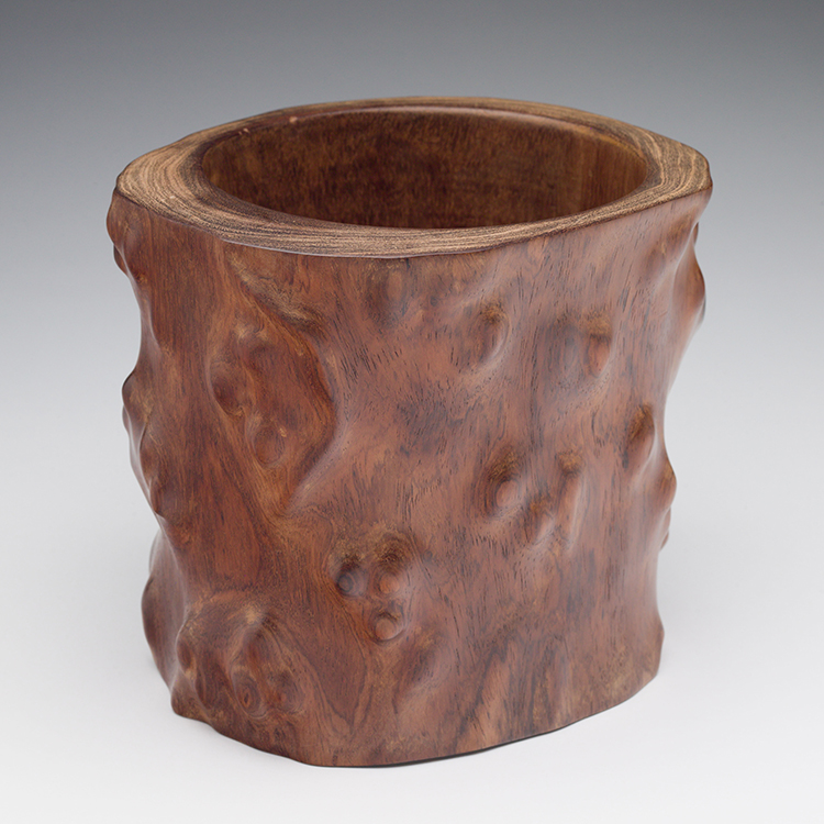 A Chinese Huanghuali ‘Tree Trunk Form’ Brushpot, Bitong, 19th Century par  Chinese Art