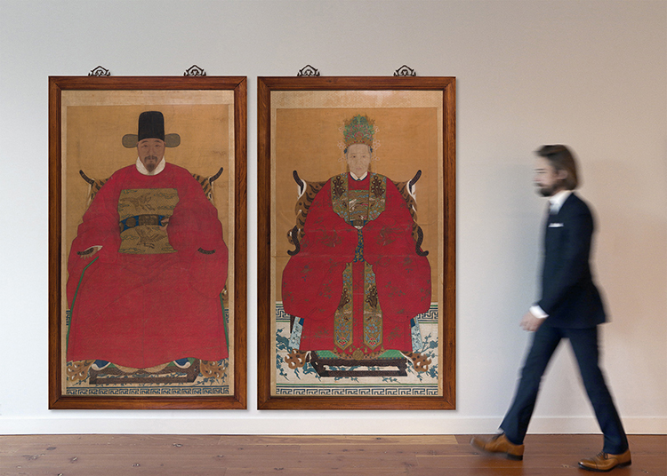 A Pair of Massive Chinese Huali Framed Ancestor Portraits, Republican Period, Early 20th Century par  Chinese Art