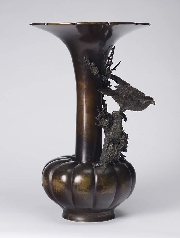 A Large Japanese Bronze Trumpet Vase, Signed Kozan, Meiji Period, Late 19th Century par  Japanese Art