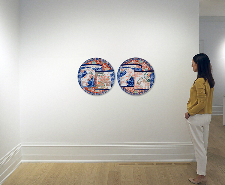 A Pair of Large Japanese Imari Chargers, Meiji Period, Late 19th Century par  Japanese Art