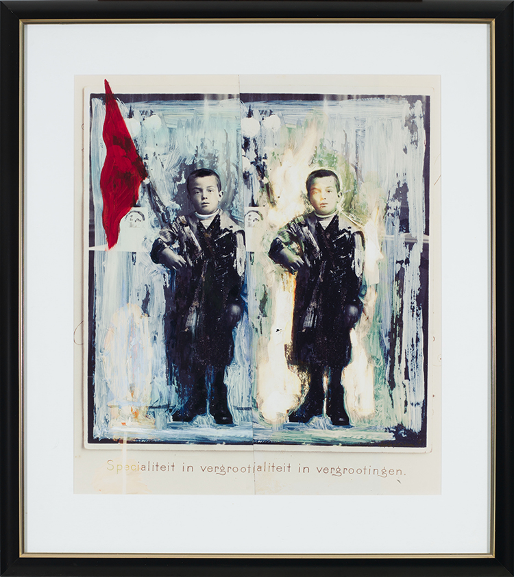 Untitled (Twins with Red Flag) par Angela Grossmann