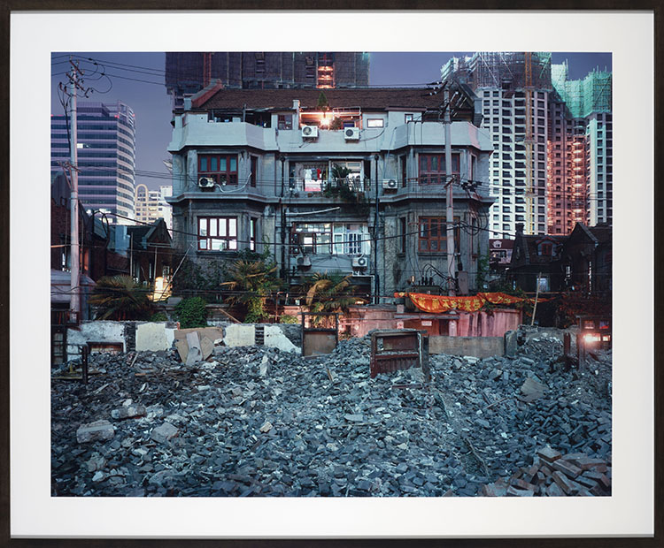 Neighbourhood Demolition #41, Lane 590, Weihai Lu par Greg Girard