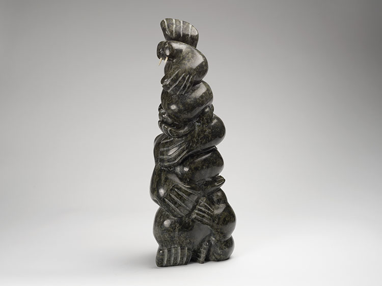 Walrus Totem par Unidentified Cape Dorset