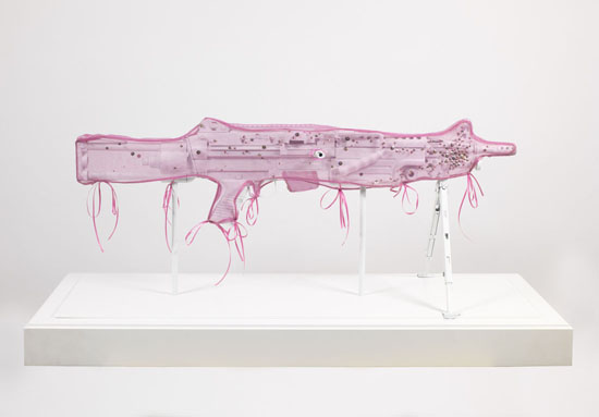 Pink Gun par Douglas Coupland