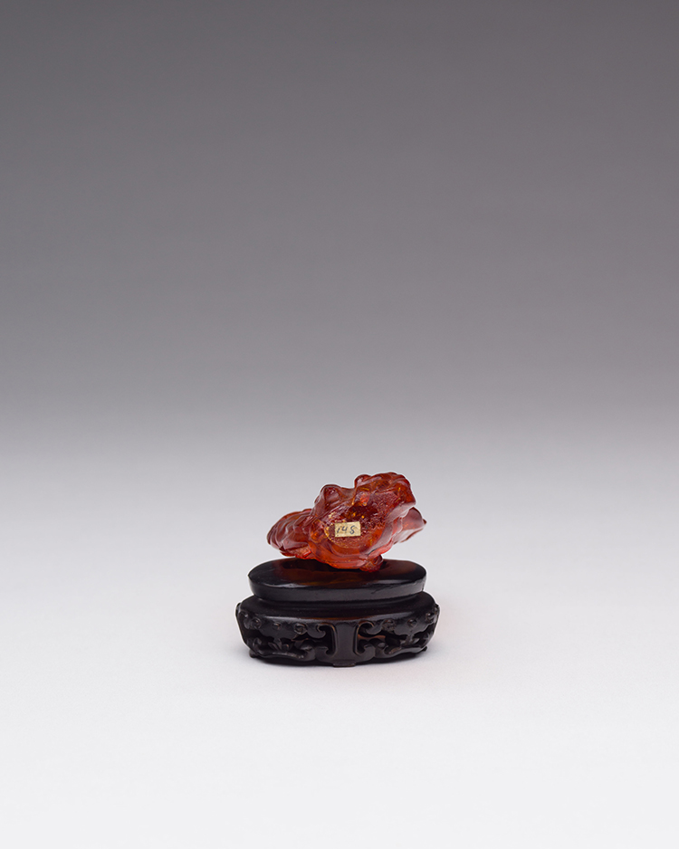 A Chinese Amber Carved Immortal, 19th Century par  Chinese Art