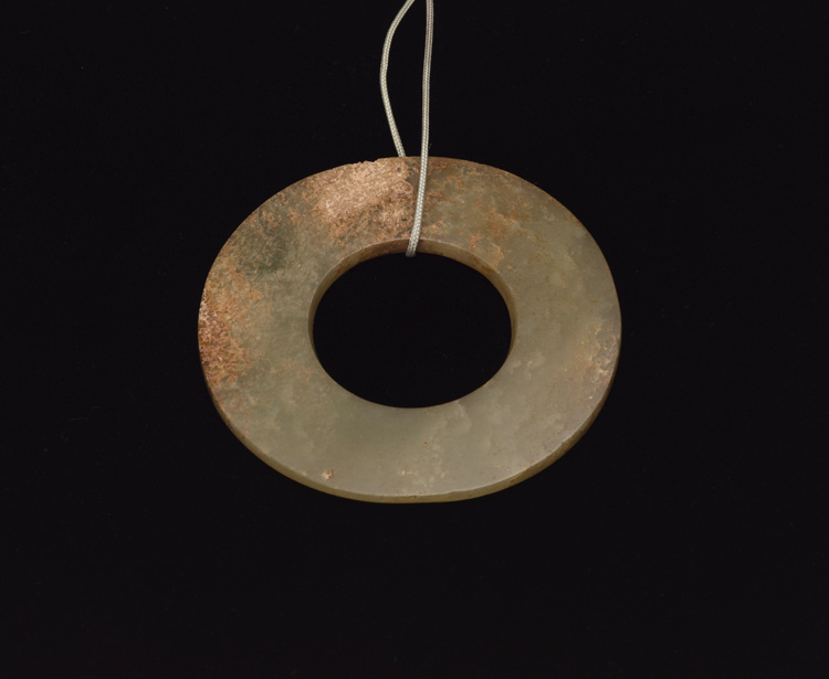 A Chinese Mottled Green Jade Disc, Huan, Western Zhou Dynasty par  Chinese Art
