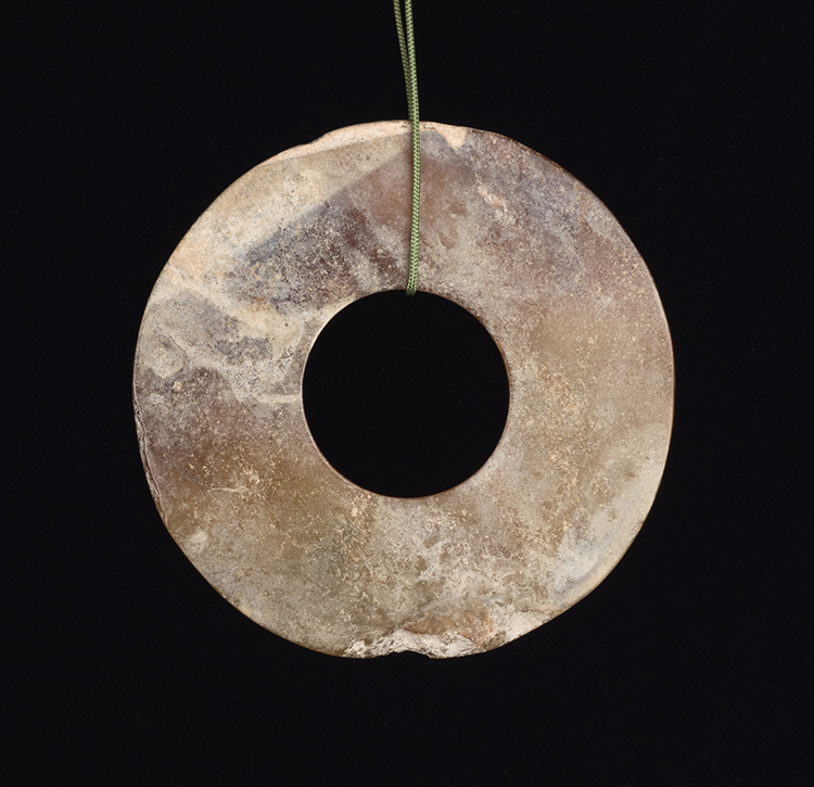 A Large Chinese Mottled Jade Disc, Bi, Shang Dynasty par  Chinese Art