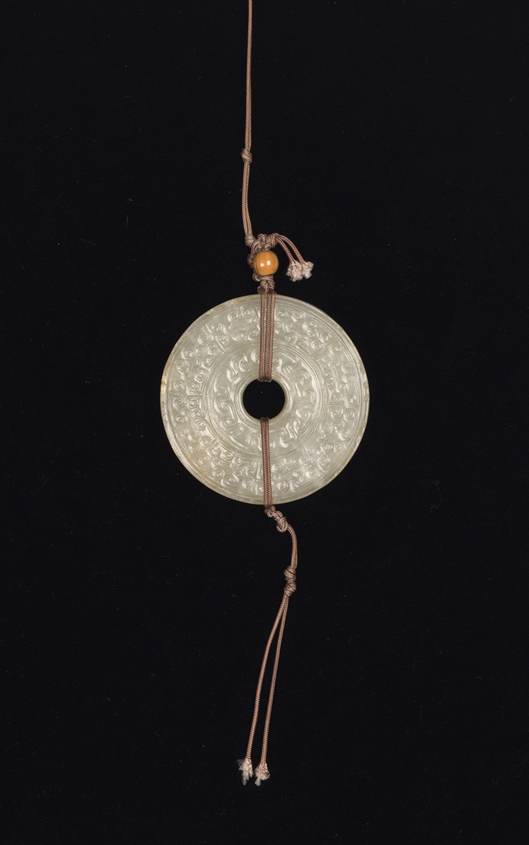 A Chinese Archaistic White Jade Disc, Bi, 18th/19th Century par  Chinese Art