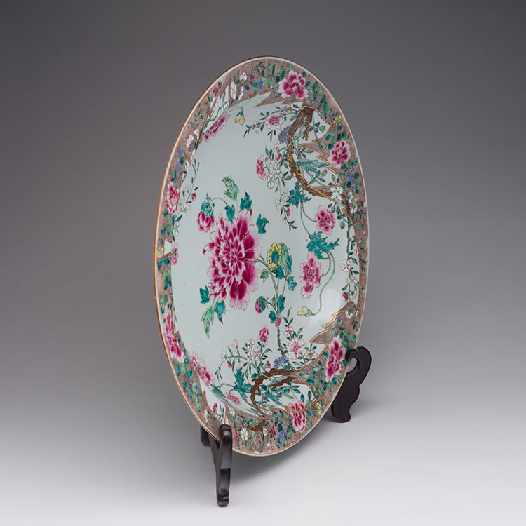 A Large Chinese Export Famille Rose 'Peony' Bowl, 18th Century par  Chinese Art