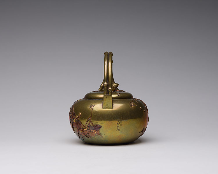 A Japanese Takazogan Mixed-Metal Inlay Teapot and Cover, Signed, Meiji Period, Early 20th Century par  Japanese Art