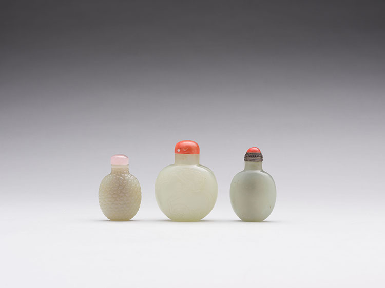 Three Chinese Jade Carved Snuff Bottles, 18th/19th Century par  Chinese Art