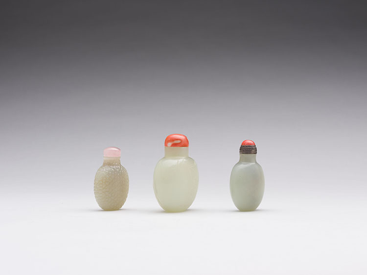 Three Chinese Jade Carved Snuff Bottles, 18th/19th Century par  Chinese Art