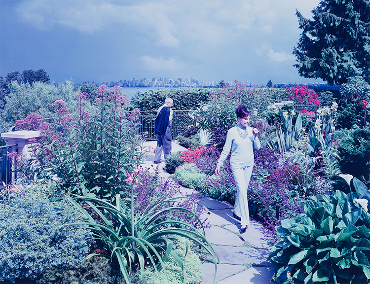 On the Terrace Garden, Joe and Rosalie Segal with Cosmos altrosanguineus par Scott McFarland