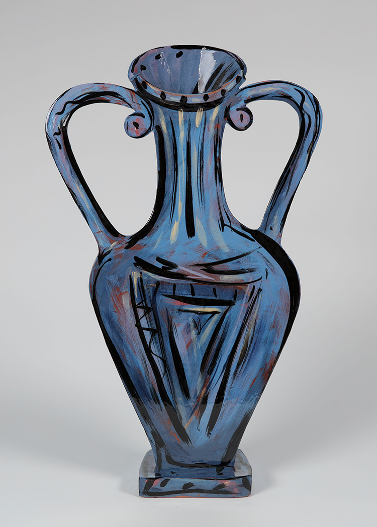 Flat face vase No. 613 par Kathryn Youngs