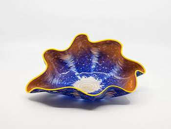 Shell Shape Glass by Dale Chihuly sold for $5,000
